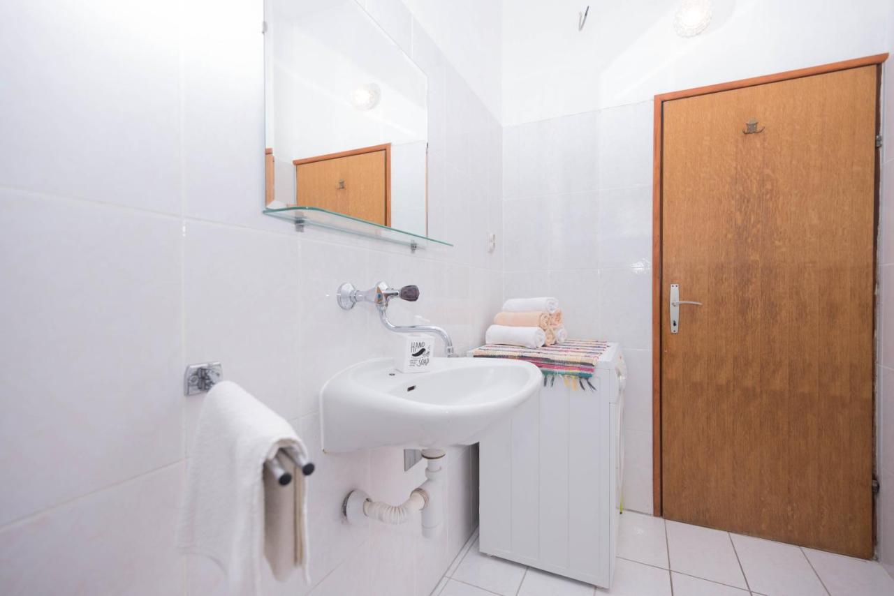 Apartments Salis Паг Екстер'єр фото