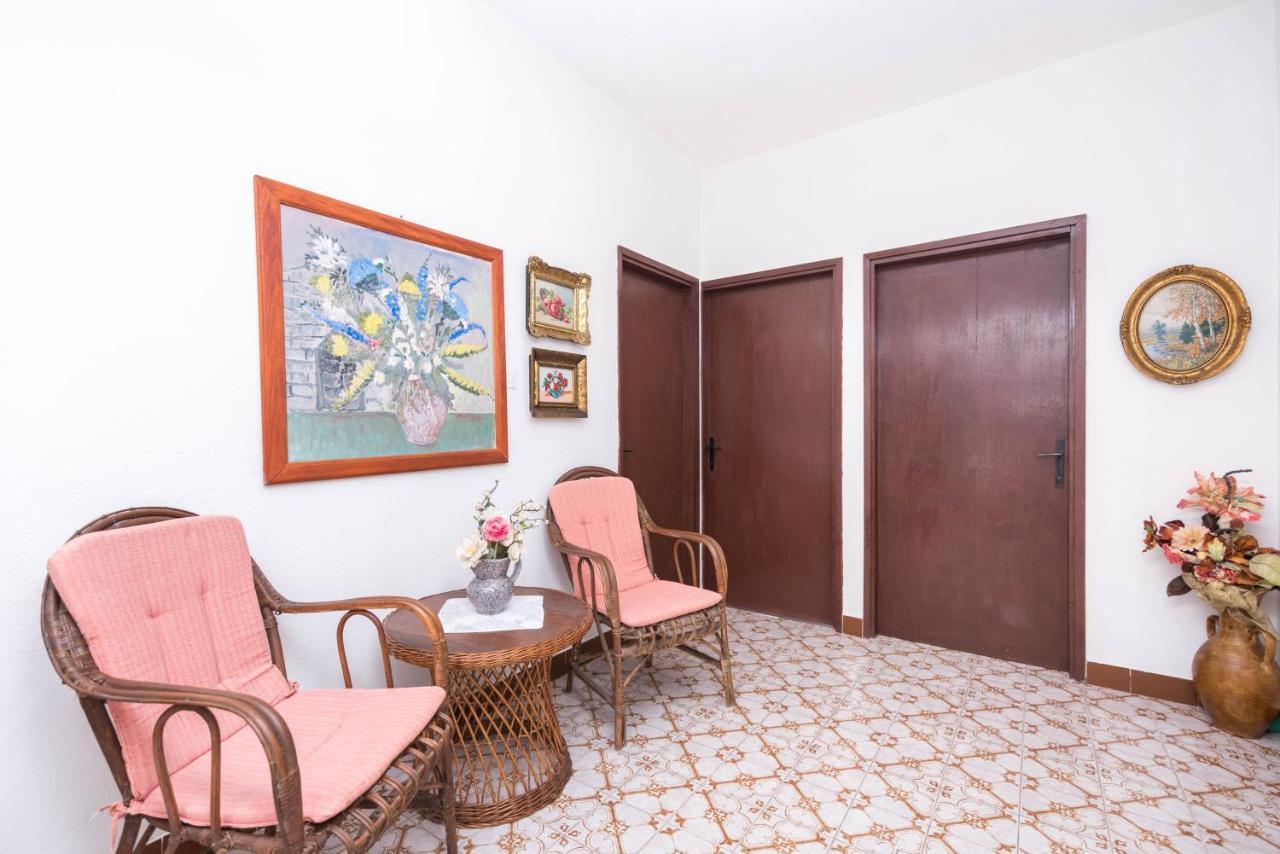 Apartments Salis Паг Екстер'єр фото