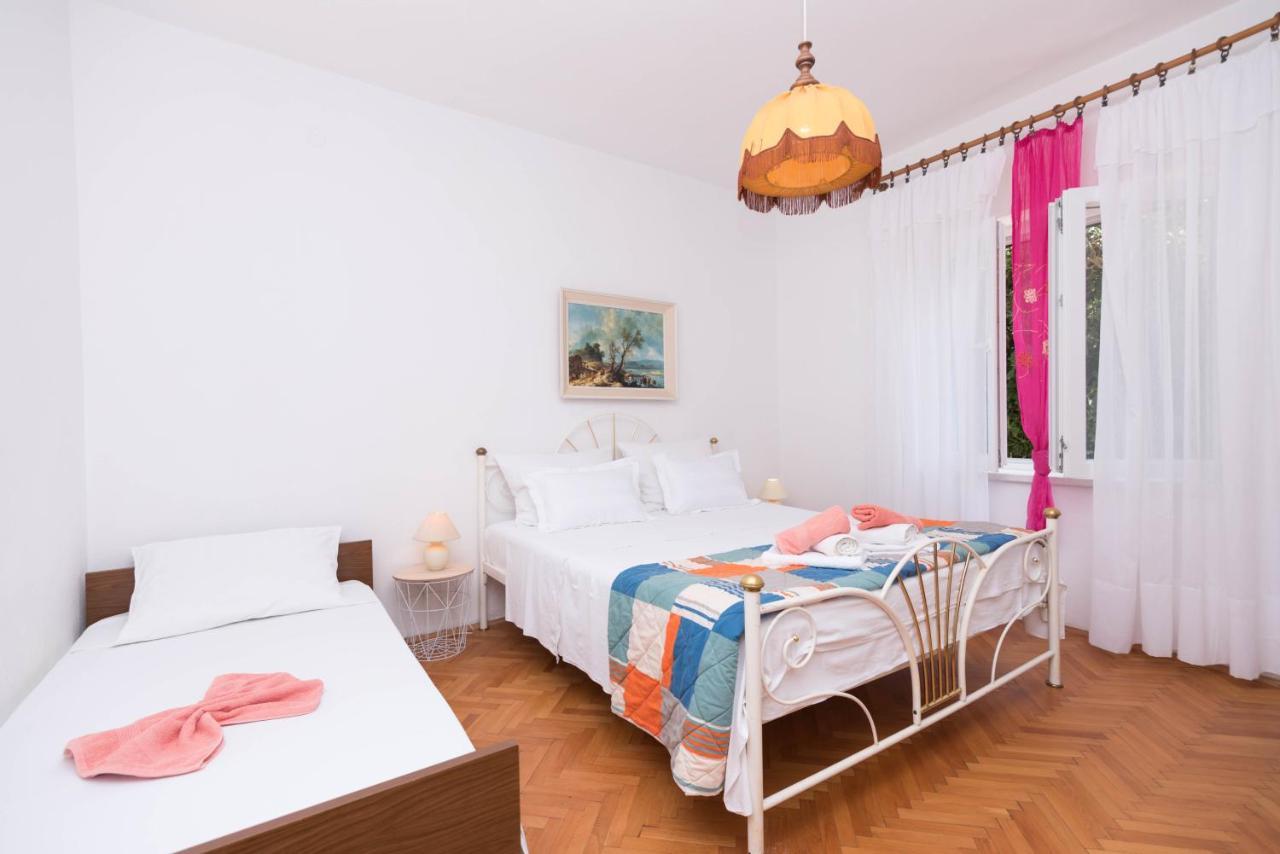 Apartments Salis Паг Екстер'єр фото